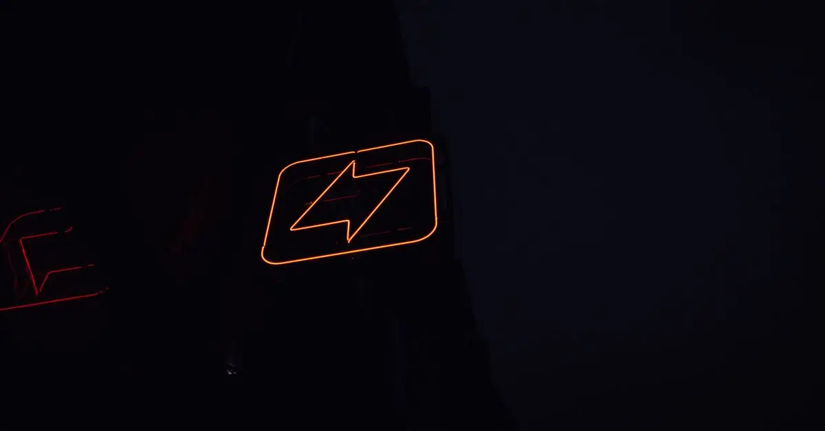 Thuisbatterij met omvormer — vermogen (kW) en capaciteit (kWh)