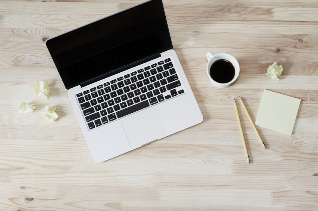 Zonnepanelen op een dak