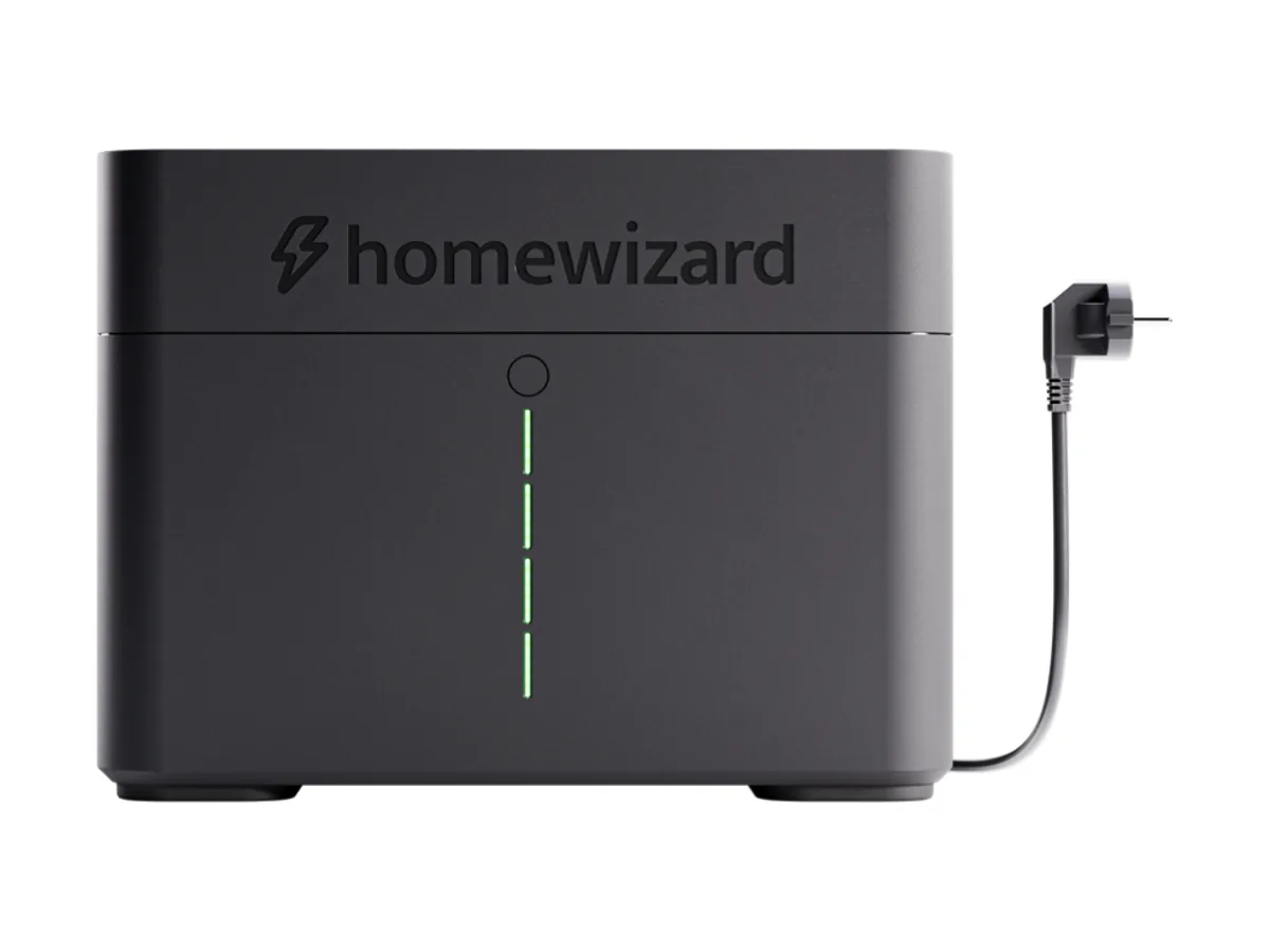 Afgebeeld: HomeWizard Plug-In Battery.
